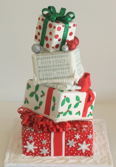 adorable-christmas-wedding-cakes-14