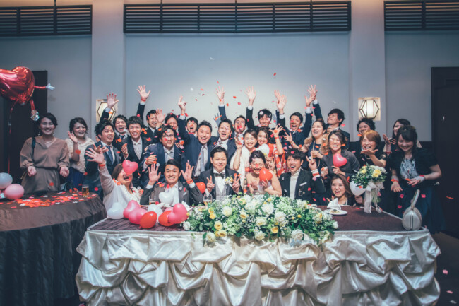 結婚式の二次会には手ぶらで行ってもいいの？手土産は持っていくべき  