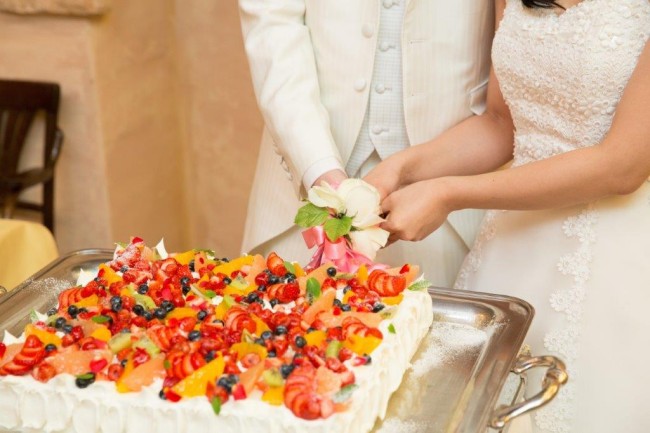 結婚式二次会のケーキ入刀のタイミングはいつがいい？ケーキの大きさはどのぐらいにする？